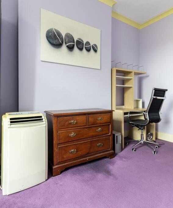 Stunning Three Bed In West Hampstead Apartment Лондон Екстериор снимка